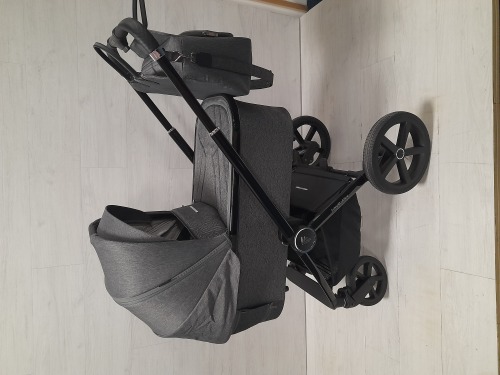 Kočárek Venicci Upline 2023- Classic Grey