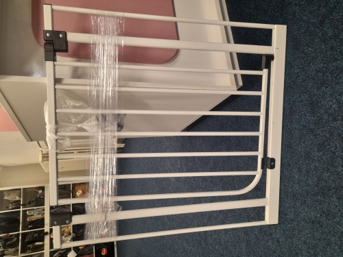 Bazar - Zábrana do dveří kovová 83-92cm