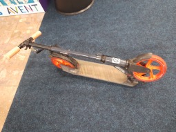 Bazar -  Dětská koloběžka Axelo