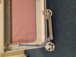 Bazar - Dětská koloběžka Axelo modro/bílá