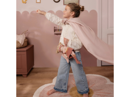 Panenka superhrdinka Rosa 35 cm