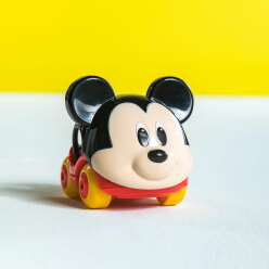 Hračka autíčko Mickey Go Grippers™ 6m+