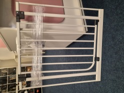 Bazar - Zábrana do dveří kovová 83-92cm